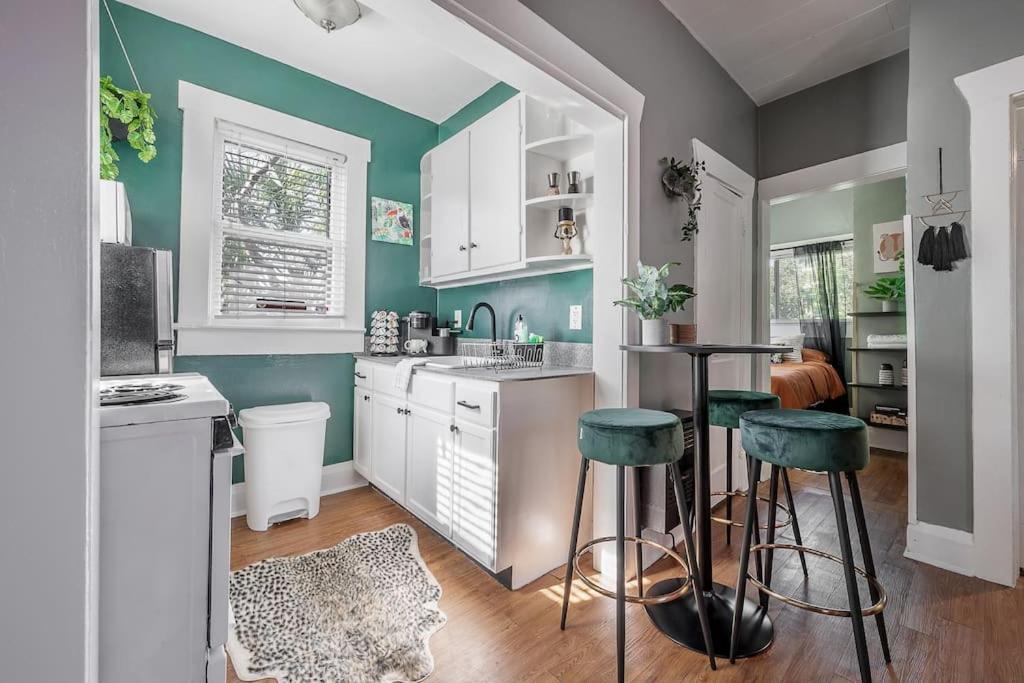 Jungle Themed Apt. Close To Coffee, Food + Shops! Tampa Exterior foto