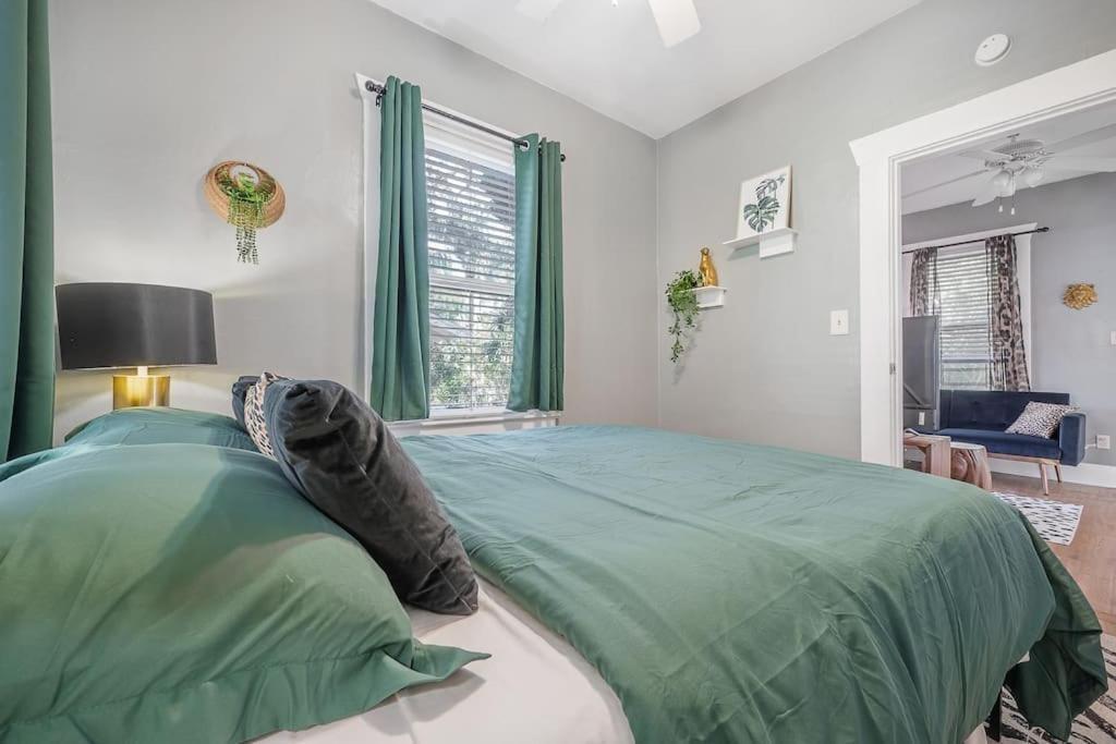 Jungle Themed Apt. Close To Coffee, Food + Shops! Tampa Exterior foto